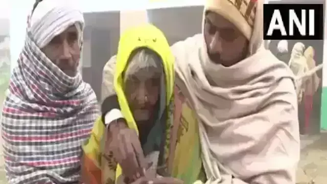105 वर्षीय बुजुर्ग ने दिया मतदान, EVM के बटन दबाने को लेकर कह दी ये बड़ी बात