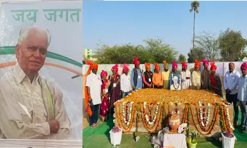 देश भर के युवाओं ने चंबल घाटी में मनाया भाई जी दिवस, कोने कोने से आईं मिट्टी से बनी समाधि देश भर के युवाओं ने चंबल घाटी में मनाया भाई जी दिवस, कोने कोने से आईं मिट्टी से बनी समाधि