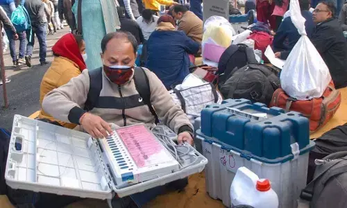 UP Election 2022: यूपी में खत्म हुआ पहले चरण का मतदान, शाम 5 बजे तक 57. 79 फीसदी वोटिंग, मतदान से चूके जयंत चौधरी