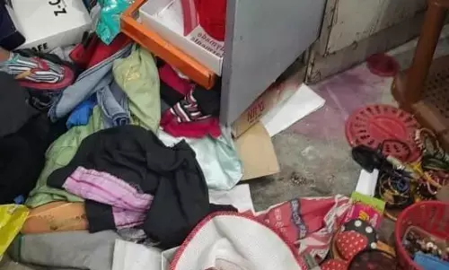 सूने घर का ताला तोड़कर नगदी जेवर उठा ले गए बदमाश सूने घर का ताला तोड़कर नगदी जेवर उठा ले गए बदमाश