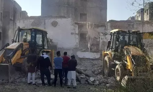 दिल्ली में बड़ा हादसा : नरेला इंडस्ट्रीज इलाके में गिरा मकान, बच्चों समेत 4 से 5 लोग दबे