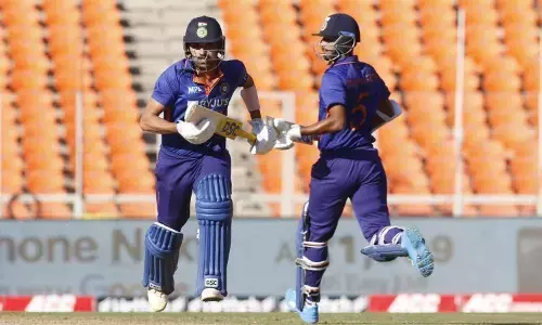 IND vs WI, 3rd ODI Live Score: рддреАрд╕рд░реЗ рд╡рдирдбреЗ рдореЗрдВ 265 рдкрд░ рд╕рд┐рдордЯреА рдЯреАрдо рдЗрдВрдбрд┐рдпрд╛ рдХреА рдкрд╛рд░реА, рдкрдВрдд-рд╢реНрд░реЗрдпрд╕ рдиреЗ рджрд┐рдЦрд╛рдпрд╛ рджрдо IND vs WI, 3rd ODI Live Score: рддреАрд╕рд░реЗ рд╡рдирдбреЗ рдореЗрдВ 265 рдкрд░ рд╕рд┐рдордЯреА рдЯреАрдо рдЗрдВрдбрд┐рдпрд╛ рдХреА рдкрд╛рд░реА, рдкрдВрдд-рд╢реНрд░реЗрдпрд╕ рдиреЗ рджрд┐рдЦрд╛рдпрд╛ рджрдо