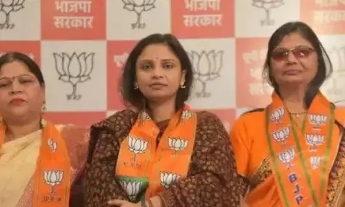 कांग्रेस को एक और झटका, तीसरी पोस्टर गर्ल ने थामा भाजपा का दामन कांग्रेस को एक और झटका, तीसरी पोस्टर गर्ल ने थामा भाजपा का दामन