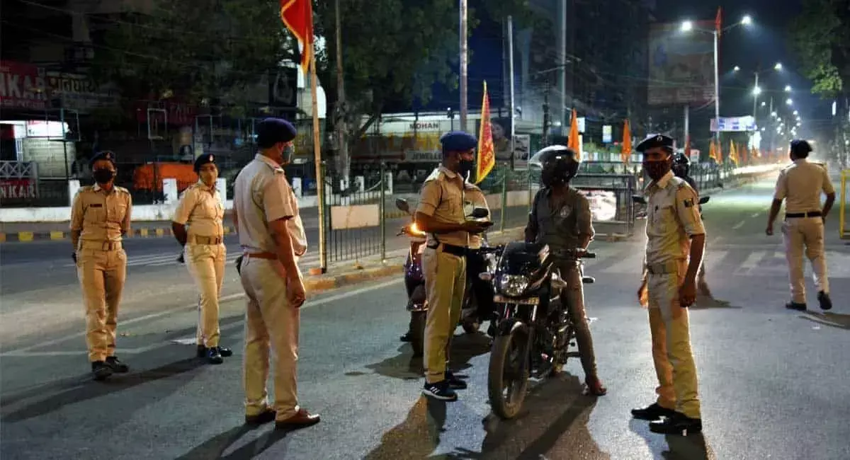 उत्तर प्रदेश में घटा नाईट कर्फ्यू का समय, जानिए क्या है नई टाइमिंग? उत्तर प्रदेश में घटा नाईट कर्फ्यू का समय, जानिए क्या है नई टाइमिंग?
