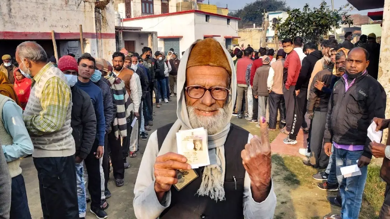 UP Election 2022 2nd Phase LIVE : जानिए 55 सीटों पर दोपहर एक बजे तक क्या रहा मतदान का प्रतिशत UP Election 2022 2nd Phase LIVE : जानिए 55 सीटों पर दोपहर एक बजे तक क्या रहा मतदान का प्रतिशत