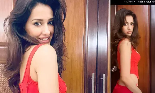 Disha Patani ने रेड ड्रेस में स्लिम और सेक्सी अवतार से फैंस के दिल में मचाई खलबली