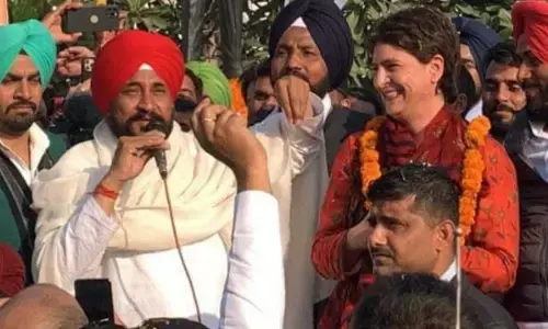 CM рдЪрдиреНрдиреА рдХреЗ рдпреВрдкреА-рдмрд┐рд╣рд╛рд░ рдХреЗ рднрдЗрдпрд╛ рд╡рд╛рд▓реЗ рдмрдпрд╛рди рдкрд░ рд╕рд┐рдпрд╛рд╕реА рдШрдорд╛рд╕рд╛рди, рдмреАрдЬреЗрдкреА рдФрд░ рдорд╛рдпрд╛рд╡рддреА рдиреЗ рдпреВрдкреА-рдмрд┐рд╣рд╛рд░ рдХрд╛ рдмрддрд╛рдпрд╛ рдЕрдкрдорд╛рди CM рдЪрдиреНрдиреА рдХреЗ рдпреВрдкреА-рдмрд┐рд╣рд╛рд░ рдХреЗ рднрдЗрдпрд╛ рд╡рд╛рд▓реЗ рдмрдпрд╛рди рдкрд░ рд╕рд┐рдпрд╛рд╕реА рдШрдорд╛рд╕рд╛рди, рдмреАрдЬреЗрдкреА рдФрд░ рдорд╛рдпрд╛рд╡рддреА рдиреЗ рдпреВрдкреА-рдмрд┐рд╣рд╛рд░ рдХрд╛ рдмрддрд╛рдпрд╛ рдЕрдкрдорд╛рди