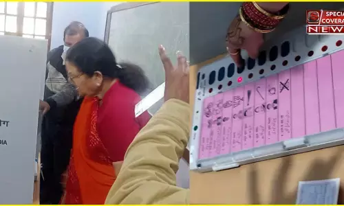 UP Election 3rd Phase: कानपुर मेयर प्रमिला पांडेय ने उड़ाई नियमों की धज्जियां, BJP को वोट देते शेयर की फोटो, दर्ज हुआ केस