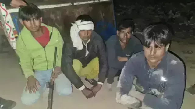 गुरुग्राम में गौ टास्क पर तस्करों ने की फायरिंग, चार आरोपी गिरफ्तार गुरुग्राम में गौ टास्क पर तस्करों ने की फायरिंग, चार आरोपी गिरफ्तार