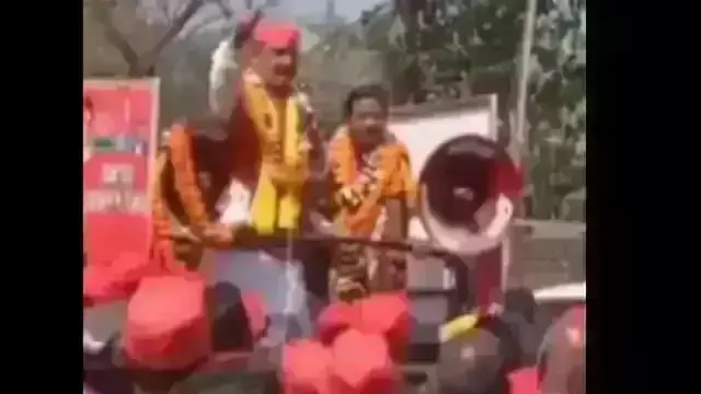 अपने घर भाजपा का झंडा देख रोए सपा प्रत्याशी, प्रचार के दौरान हुए बेहोश, video Viral