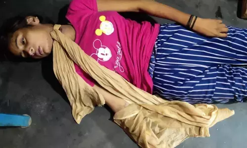 घर में अकेली युवती को देख पड़ोसी युवक युवती के साथ करने लगा दुष्कर्म का प्रयास, फिर पड़ी थी आंगन में ये लाश