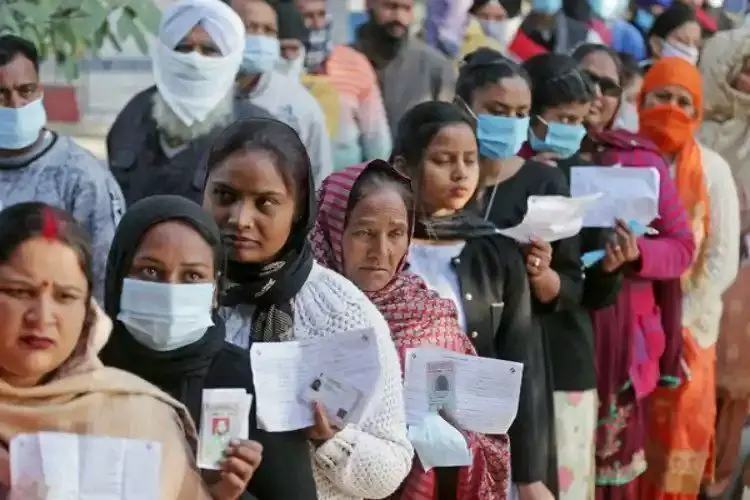 उत्तर प्रदेश विधानसभा चुनाव के चौथे चरण का मतदान संपन्न, 57 फीसदी से अधिक पड़े वोट