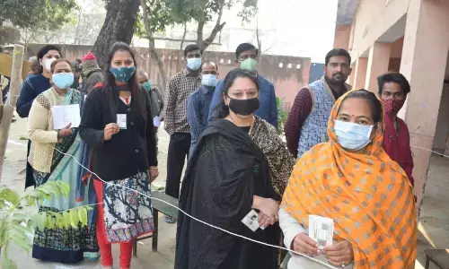 UP Election 2022 Voting: लखनऊ में वोटिंग की धीमी रफ्तार, दोपहर एक बजे तक जानें कितने प्रतिशत हुआ मतदान UP Election 2022 Voting: लखनऊ में वोटिंग की धीमी रफ्तार, दोपहर एक बजे तक जानें कितने प्रतिशत हुआ मतदान