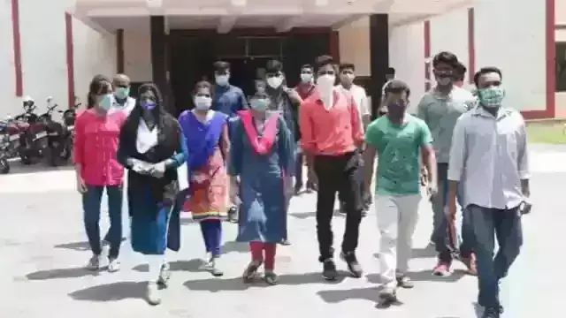 गोरखपुर यूनिवर्सिटी से हार्वर्ड, जानिए कैसे होगा नेताओं-दलों को भी होगा फायदा गोरखपुर यूनिवर्सिटी से हार्वर्ड, जानिए कैसे होगा नेताओं-दलों को भी होगा फायदा