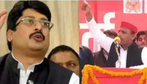कुंडा में राजा भैया पर बरसे अखिलेश यादव कुंडा में राजा भैया पर बरसे अखिलेश यादव