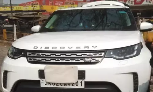 जम्मू-कश्मीर के उप राज्यपाल मनोज सिन्हा की कार दुर्घटनाग्रस्त, हादसा टला जम्मू-कश्मीर के उप राज्यपाल मनोज सिन्हा की कार दुर्घटनाग्रस्त, हादसा टला