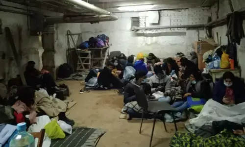 Russia-Ukraine War: यूक्रेन में फंसे उत्तर प्रदेश के 341 लोग, जानें- डिटेल में किस जिले के कितने बच्चे