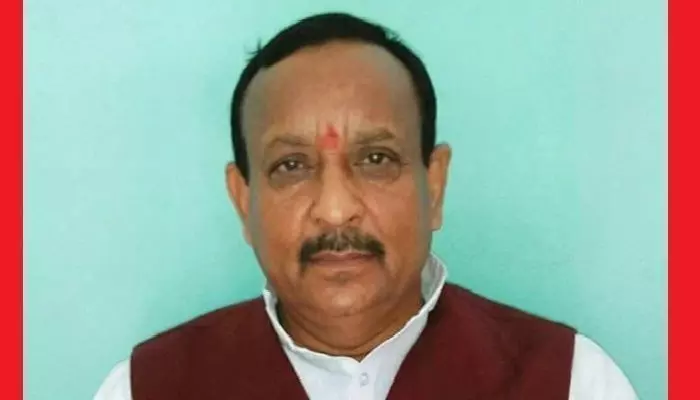 UP: पूर्व मंत्री और SP प्रत्याशी पर रेप का केस, जानिए पूरा मामला UP: पूर्व मंत्री और SP प्रत्याशी पर रेप का केस, जानिए पूरा मामला
