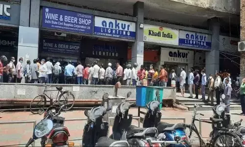 दिल्ली में शराब पर छूट का खेल जारी, जानिए कब तक एक बोतल पर दूसरी फ्री मिलेगी दिल्ली में शराब पर छूट का खेल जारी, जानिए कब तक एक बोतल पर दूसरी फ्री मिलेगी