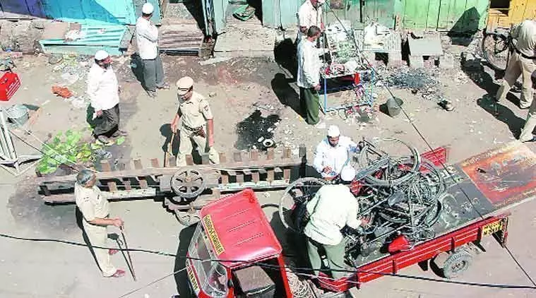 मालेगांव ब्लास्ट मामले में बयान से मुकर गया 18वां गवाह, जानें क्या बोला मालेगांव ब्लास्ट मामले में बयान से मुकर गया 18वां गवाह, जानें क्या बोला