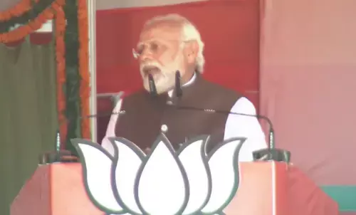 महराजगंज में पीएम मोदी ने की ये खास अपील, जानें क्या है रणनीति महराजगंज में पीएम मोदी ने की ये खास अपील, जानें क्या है रणनीति