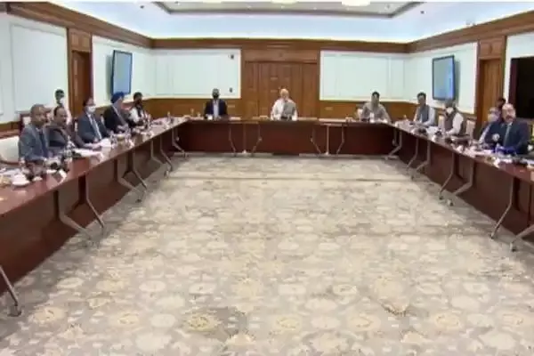 यूक्रेन में फंसे पड़ोसी देशों के लोगों की मदद करेगा भारत यूक्रेन में फंसे पड़ोसी देशों के लोगों की मदद करेगा भारत