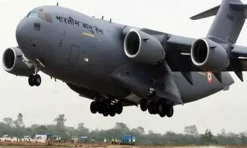 देखे विडियो: रोमानिया के लिए C-17 एयरक्राफ्ट ने हिंडन एयरबेस से भरी उड़ान, जानें खासियत देखे विडियो: रोमानिया के लिए C-17 एयरक्राफ्ट ने हिंडन एयरबेस से भरी उड़ान, जानें खासियत