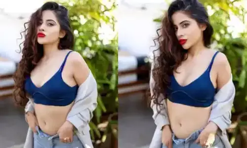 उर्फी जावेद ने कैमरे के सामने खोला जींस का बटन उर्फी जावेद ने कैमरे के सामने खोला जींस का बटन