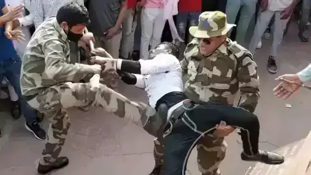 ताजमहल में लगे पाकिस्तान जिंदाबाद के नारे, सुरक्षाकर्मियों ने घेरकर की पिटाई