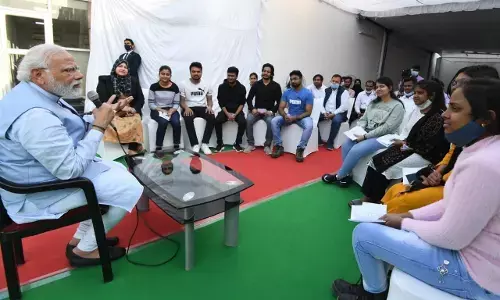 यूक्रेन से लौटे स्टूडेंट्स से पीएम मोदी ने की मुलाकात, छात्रों ने सुनाई आपबीती