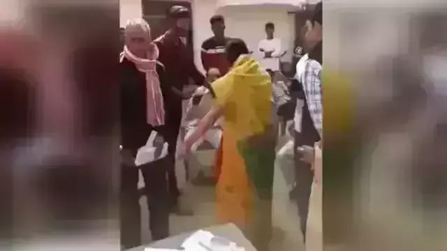 10 जूते मरूंगी और 1 गिनूंगी... BJP प्रत्याशी का धमकी भरा वीडियो वायरल 10 जूते मरूंगी और 1 गिनूंगी... BJP प्रत्याशी का धमकी भरा वीडियो वायरल