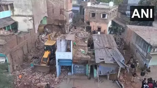 बम बनाने के दौरान ब्लास्ट, कई घर उड़े; अब तक 9 की मौत