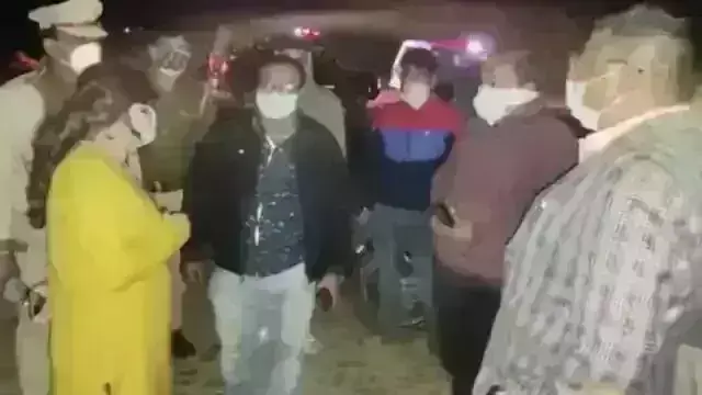 कोल्ड स्टोरेज से अचानक लीक हुई अमोनिया गैस, मुरादाबाद-फर्रुखाबाद हाइवे डेढ़ घंटे रहा बंद कोल्ड स्टोरेज से अचानक लीक हुई अमोनिया गैस, मुरादाबाद-फर्रुखाबाद हाइवे डेढ़ घंटे रहा बंद