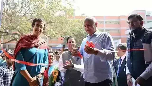 दिल्ली शिक्षक विश्वविद्यालय का उद्घाटन, कराएं जाएंगे ये कोर्स दिल्ली शिक्षक विश्वविद्यालय का उद्घाटन, कराएं जाएंगे ये कोर्स