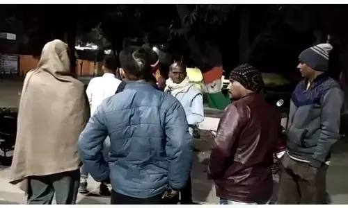 दो लोगो की मौत, तीसरा गंभीर रूप से घायल, वाहनों में लगी आग दो लोगो की मौत, तीसरा गंभीर रूप से घायल, वाहनों में लगी आग