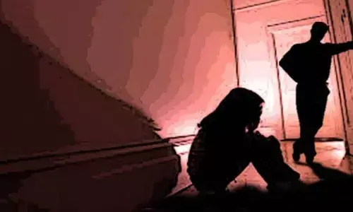 आगरा : पत्नी से अप्राकृतिक यौन संबंध के मामले में कारोबारी का बेटा गिरफ्तार, शादी के बाद भी समलैंगिक संबंध का शौक रखता था पति! आगरा : पत्नी से अप्राकृतिक यौन संबंध के मामले में कारोबारी का बेटा गिरफ्तार, शादी के बाद भी समलैंगिक संबंध का शौक रखता था पति!