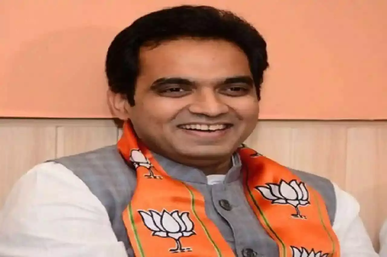 नोएडा विधानसभा सीट के BJP प्रत्याशी पंकज सिंह ने रचा इतिहास नोएडा विधानसभा सीट के BJP प्रत्याशी पंकज सिंह ने रचा इतिहास