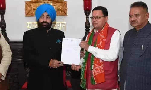 CM धामी ने राज्यपाल को सौंपा इस्तीफा, इस्तीफा स्वीकार करते हुए राज्यपाल कही ये बात CM धामी ने राज्यपाल को सौंपा इस्तीफा, इस्तीफा स्वीकार करते हुए राज्यपाल कही ये बात