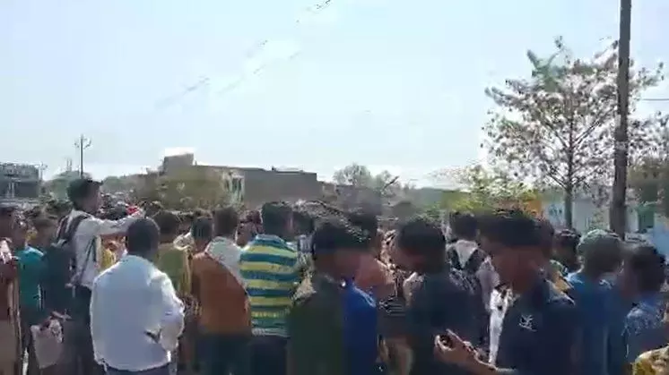 हरदोई: सड़क पार करते समय अज्ञात वाहन की टक्कर से कक्षा 3 के छात्र की मौत हरदोई: सड़क पार करते समय अज्ञात वाहन की टक्कर से कक्षा 3 के छात्र की मौत
