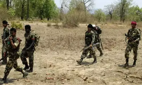 छत्तीसगढ़ के नारायणपुर में नक्सलियों ने किया IED ब्लास्ट, एक अधिकारी शहीद, एक जवान ज़ख्मी छत्तीसगढ़ के नारायणपुर में नक्सलियों ने किया IED ब्लास्ट, एक अधिकारी शहीद, एक जवान ज़ख्मी