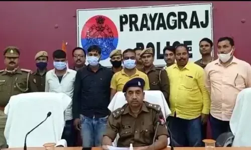 एटीएम कैश ट्रे में चिमटी फंसाकर रुपये उड़ाने वाले गिरफ्तार, ऐसे देते थे घटना को अंजाम एटीएम कैश ट्रे में चिमटी फंसाकर रुपये उड़ाने वाले गिरफ्तार, ऐसे देते थे घटना को अंजाम