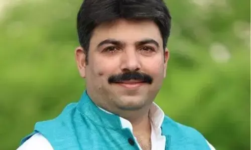 देवरिया से नवनिर्वाचित भाजपा विधायक शलभमणि त्रिपाठी ने दिया SHO को धमकी,वीडियो हुआ वायरल देवरिया से नवनिर्वाचित भाजपा विधायक शलभमणि त्रिपाठी ने दिया SHO को धमकी,वीडियो हुआ वायरल