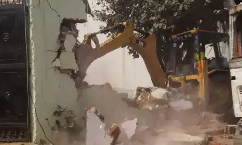 योगी ने किया था वादा, काम पर लौटा बुलडोजर, शपथ से पहले यूपी के इस शहर मे गर्जा बुलडोजर