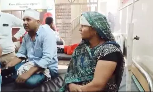 यूपी में पीट पीटकर परिवार को किया अधमरा, अध्यापक के घर को लूटा