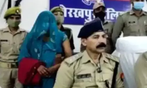 UP : पति को रास्ते से हटाने के लिए प्रेमी संग मिलकर पत्नी ने कर दी हत्या, सनसनीखेज खुलासे ने उड़ाए पुलिस के होश! UP : पति को रास्ते से हटाने के लिए प्रेमी संग मिलकर पत्नी ने कर दी हत्या, सनसनीखेज खुलासे ने उड़ाए पुलिस के होश!