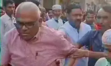 शामली: एडिशनल सीएमओ के साथ बदतमीजी और धक्का मुक्की शामली: एडिशनल सीएमओ के साथ बदतमीजी और धक्का मुक्की