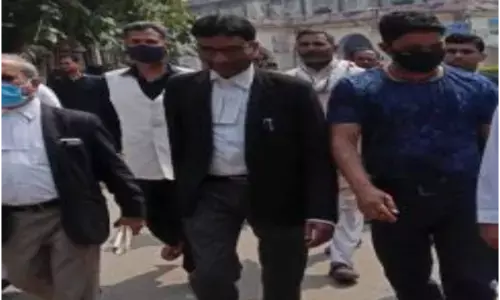 आजम के करीबी ने कोर्ट में किया सरेंडर, दो साल से था फरार, जानें क्या है मामला? आजम के करीबी ने कोर्ट में किया सरेंडर, दो साल से था फरार, जानें क्या है मामला?