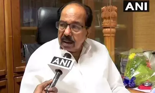 हार पर कांग्रेस में मचा घमासान,  वीरप्पा मोइली ने जी-23 के नेताओं को दी नसीहत