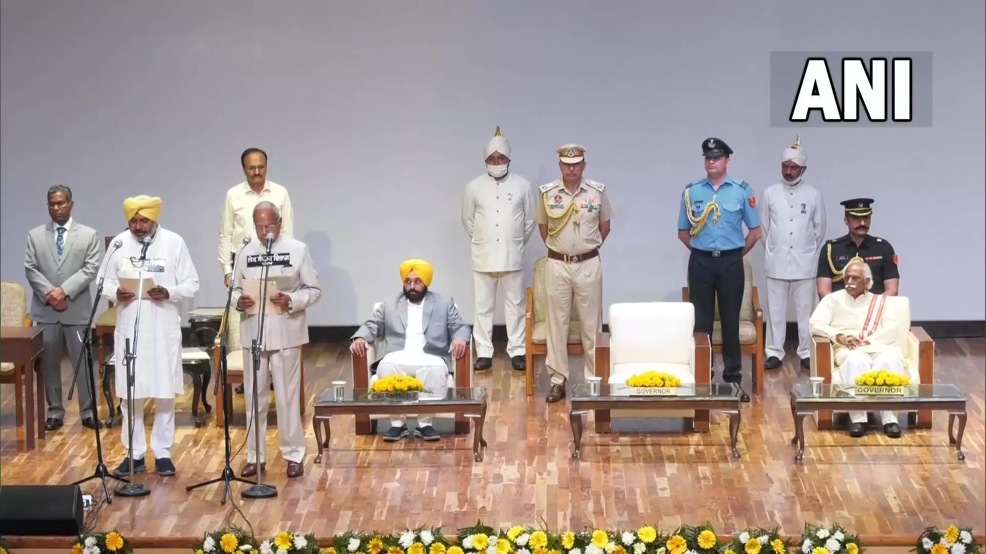 Punjab Cabinet: पंजाब की नई कैबिनेट का शपथ ग्रहण समारोह LIVE, जानिए- कौन हैं वो MLA जो ले रहे हैं मंत्री पद की शपथ