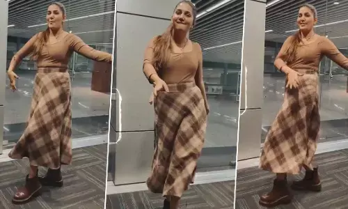 Sapna Choudhary Sexy Video: Sapna Choudhary ने स्कर्ट पहनकर किया गजब का डांस, Video देखकर दीवाने हुए फैंस Sapna Choudhary Sexy Video: Sapna Choudhary ने स्कर्ट पहनकर किया गजब का डांस, Video देखकर दीवाने हुए फैंस